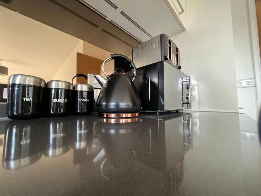 2 Bedroom Modern City Centre Bournemouth Apartment Ngoại thất bức ảnh