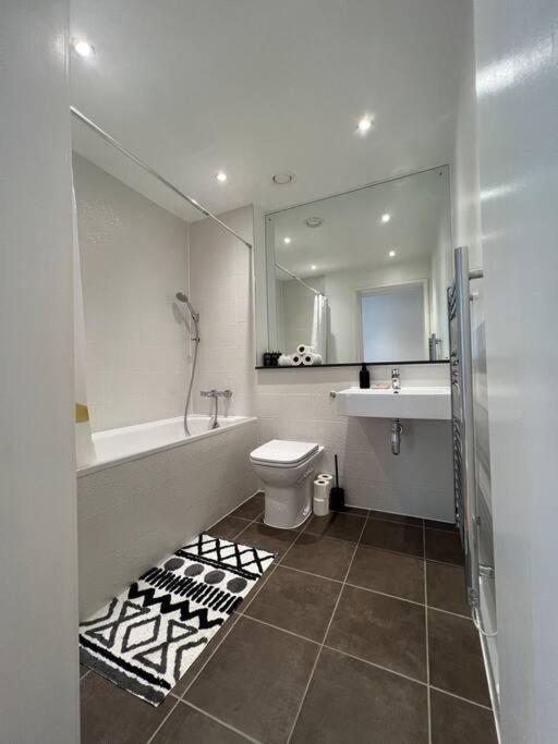 2 Bedroom Modern City Centre Bournemouth Apartment Ngoại thất bức ảnh